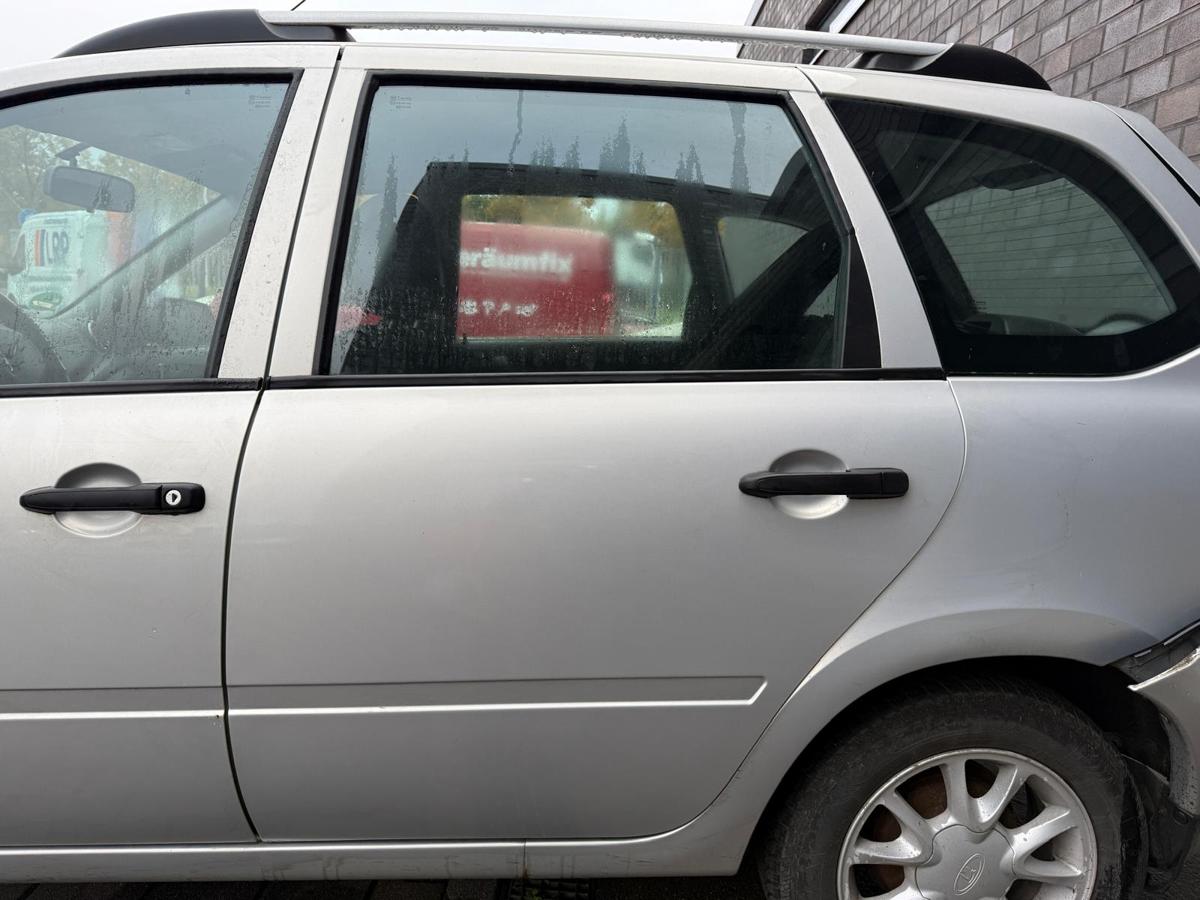 Lada Kalina 2 original Tür hinten links silber Kombi Rohbau BJ15